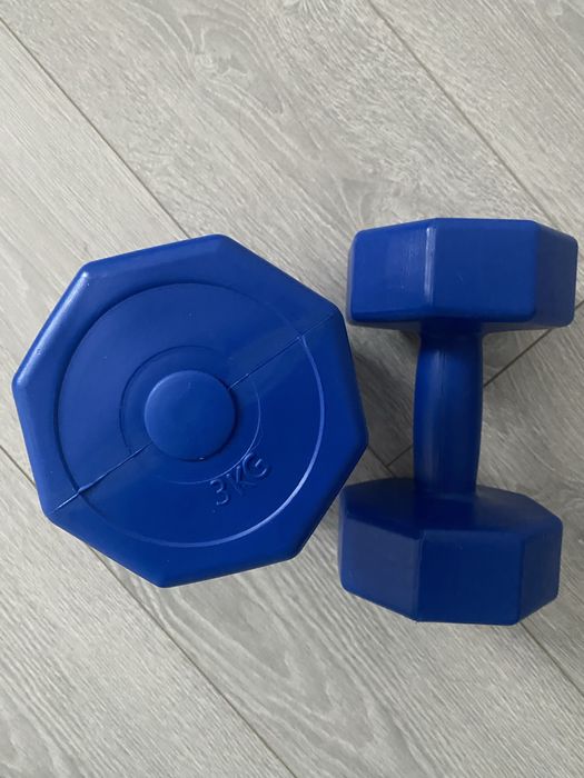 Гантелі по 3 кг кожна, пластикові, цільні