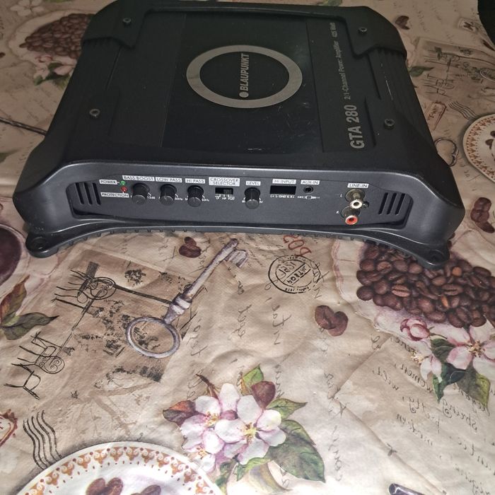 Авто уселитель звука фирмы Blaupunkt