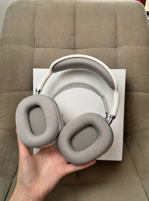 Навушники-аналог Airpods Max