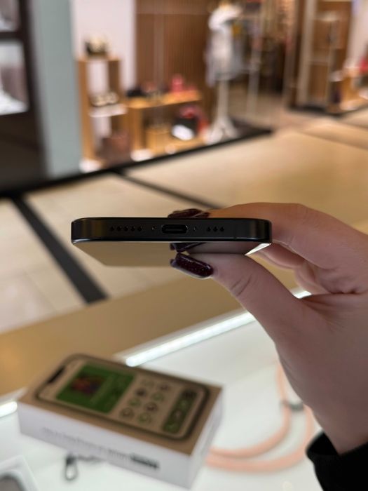 OKAZJA! iPhone 16 Pro 128 GB Black Titanium | Raty 0%