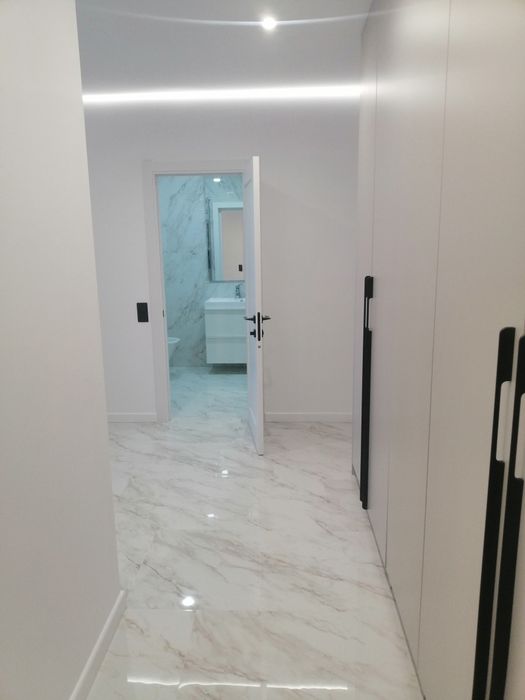 Здається елітна квартира в центрі біля парку, озера,