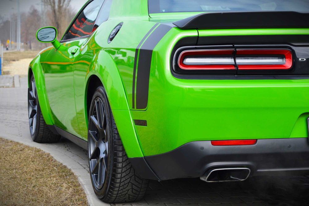 Wynajem Dodge Challenger Shaker Widebody 6.4L V8 HEMI wypożyczalnia