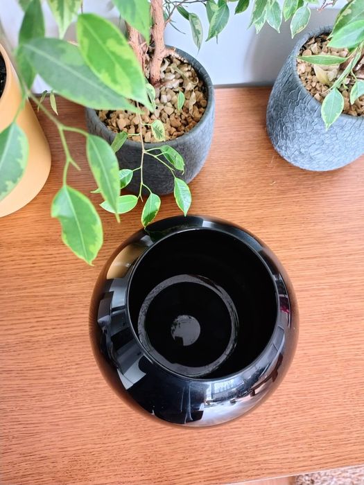 Czarny wazon szklany KULA 17 cm