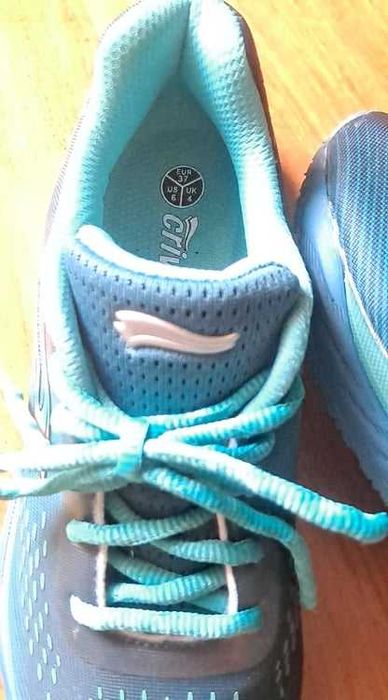 Sapatilhas Desporto Senhora Tam. 37 NOVAS