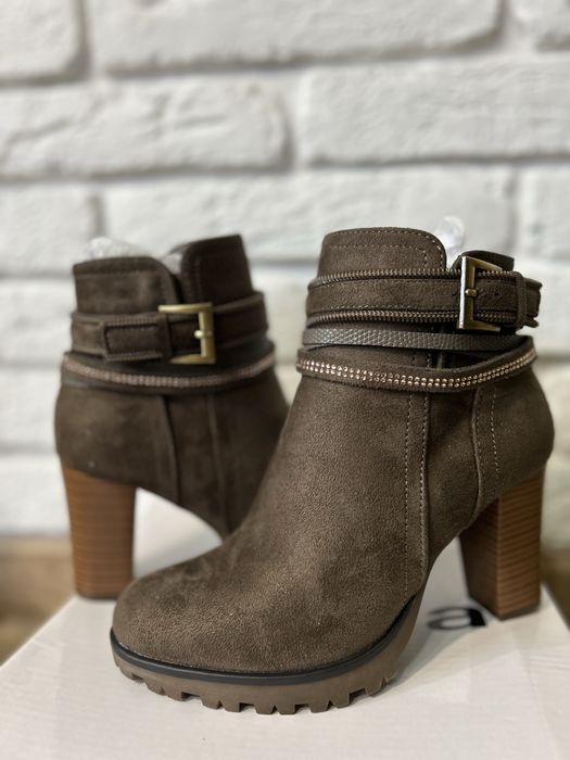 Жіночі ботильйони