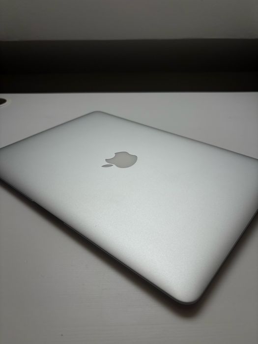 Macbook Air 13-calowy