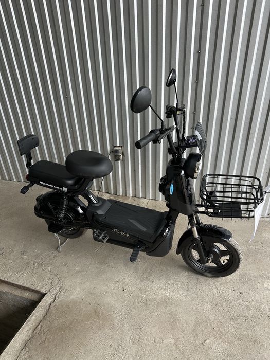 Продам  Електросамокат ATLAS Elegant Black новий