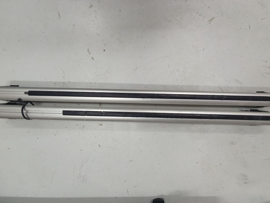 Bagażnik na relingi 130 cm