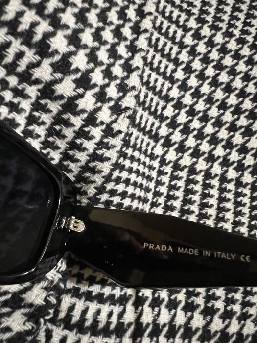 Oculos de Prada sem riscos
