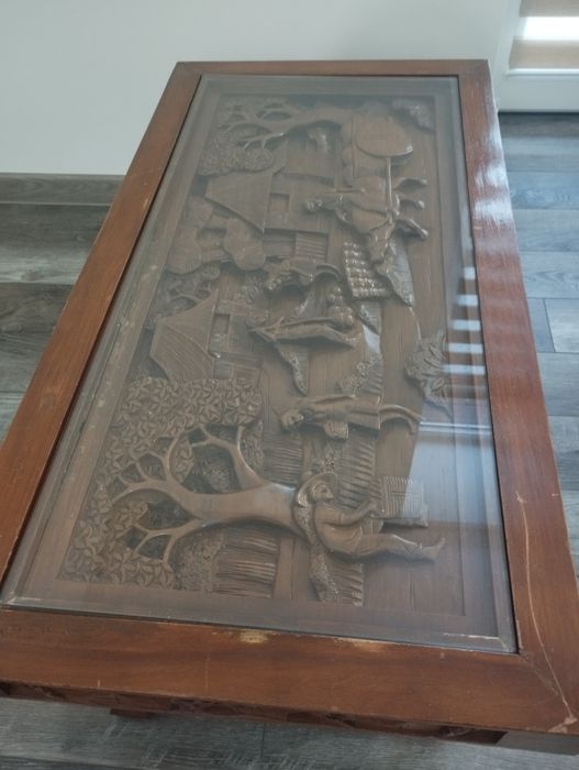 Стіл дерев'яний журнальний