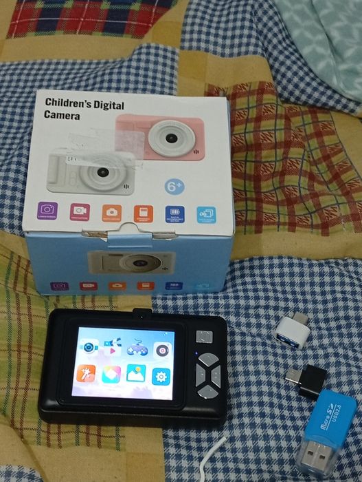 Children's Digital Camera, Brand New in Box with Accessories64354162113409123