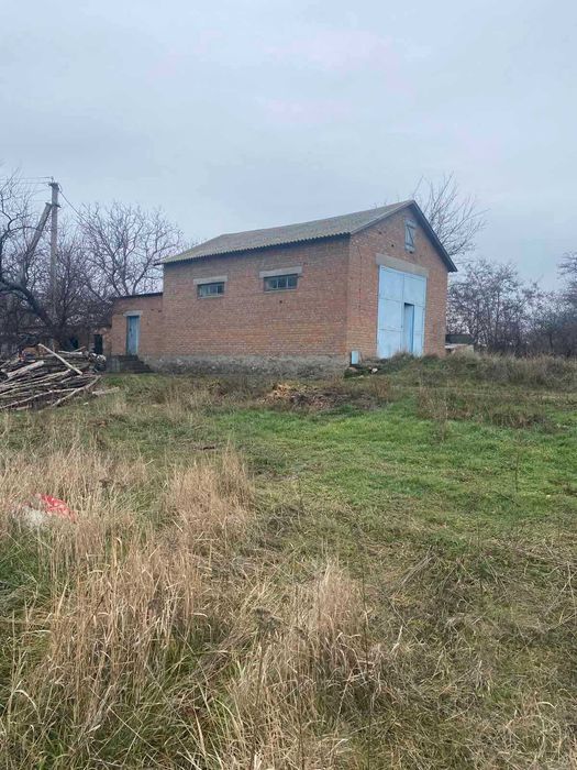 Будівля сараю з гаражем, площею 68,6 кв. м, Кіровоградська обл.