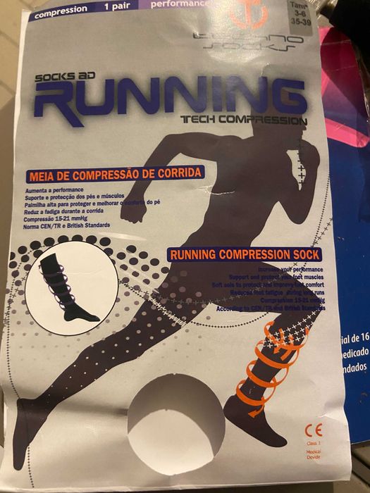 Meia desportiva de compressão