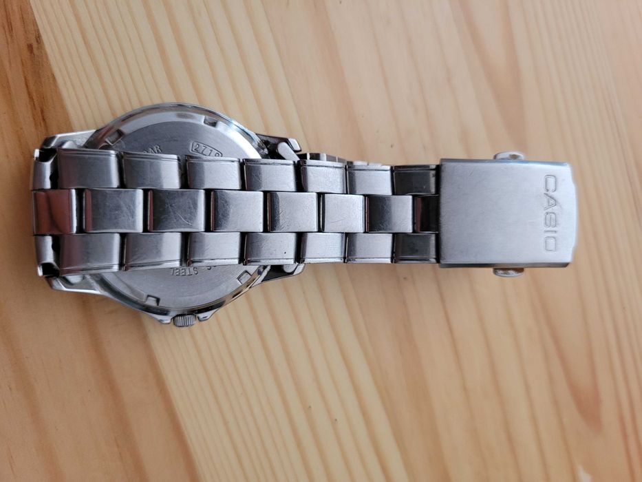 Casio zegarek z bransoletą