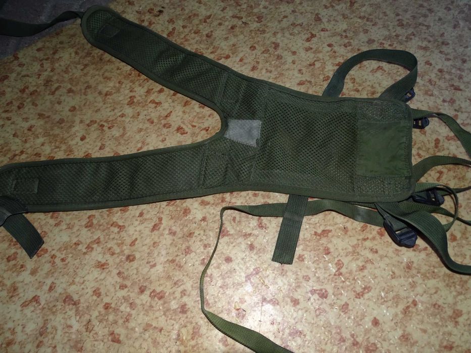 pas taktyczny z szelkami