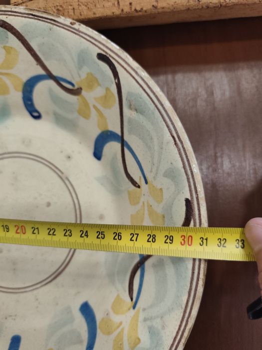 Prato da faiança dita ratinho em bom estado para venda .