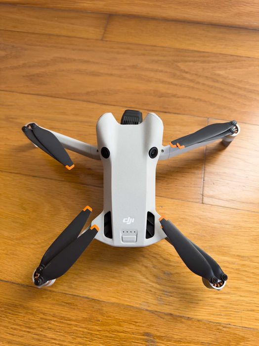 DJI Mini 4 Pro Fly More Combo