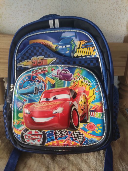 Продам шкільний рюкзачок