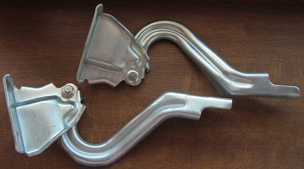 Петлі для автомобільного багажника.