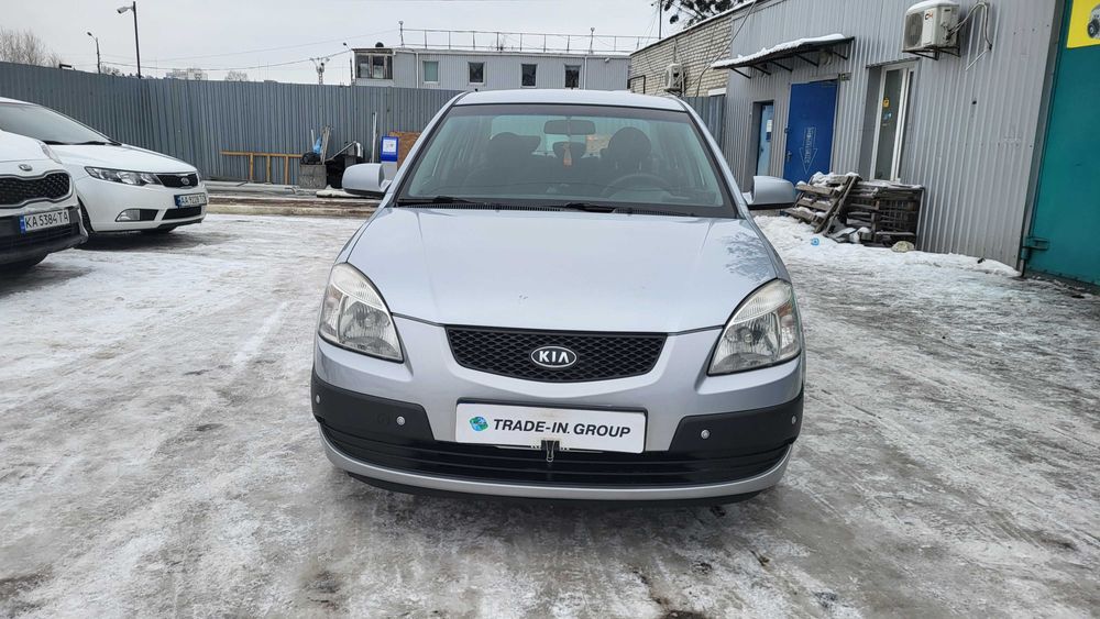 Авто KIA Rio 2006 1.4