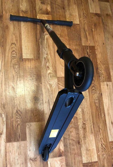 Надміцний трюковий самокат 
Анадована рама