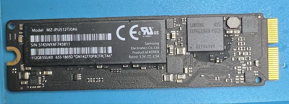 dysk SSD PCIe firmy Samsung 512 GB (model MZ-JPU512T/0A6),