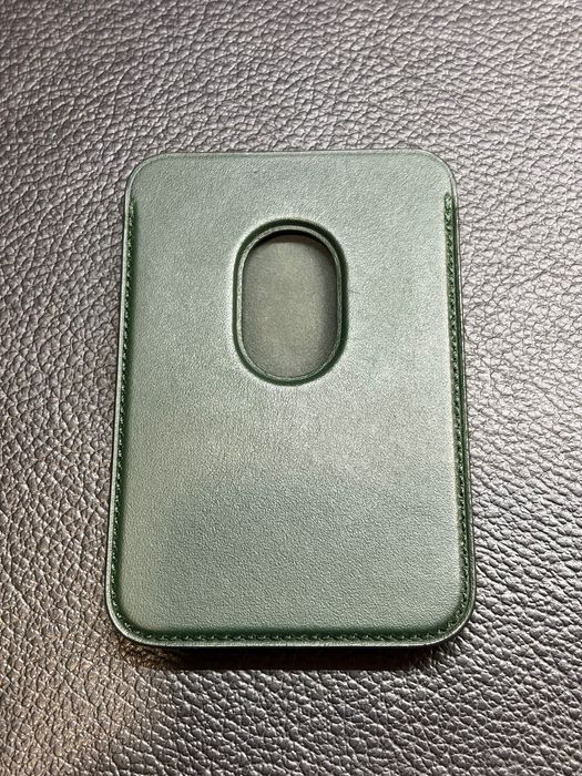 iPhone Leather Wallet з MagSafe, колір Sequoia Green, оригінал