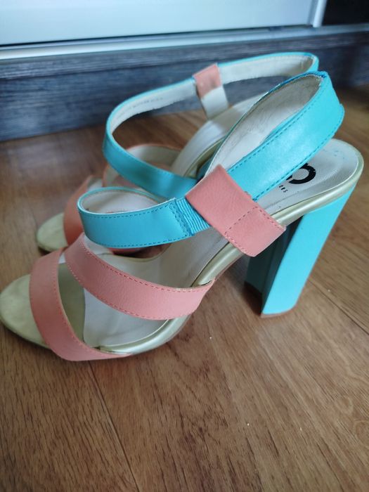 Босоніжки 39 розмір