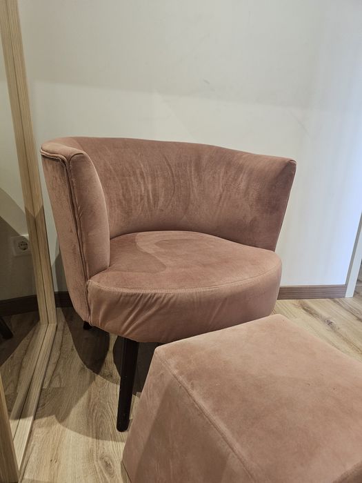 Poltrona com repousa pés