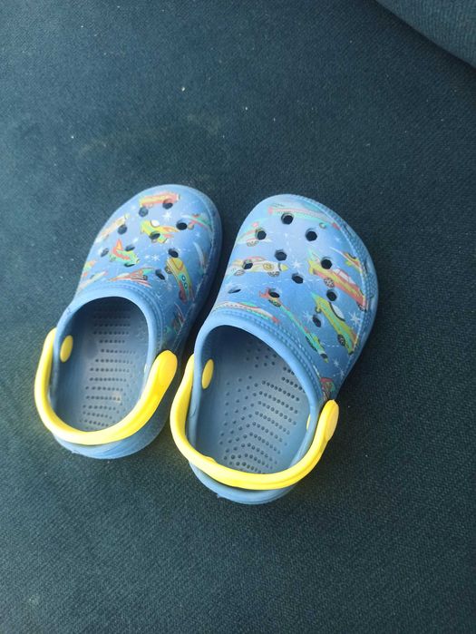 Crocsy/klapki na basen 22