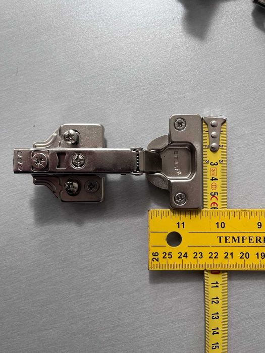 Завіса emuca із дотягувачем 105° комплект із монтажною планкою