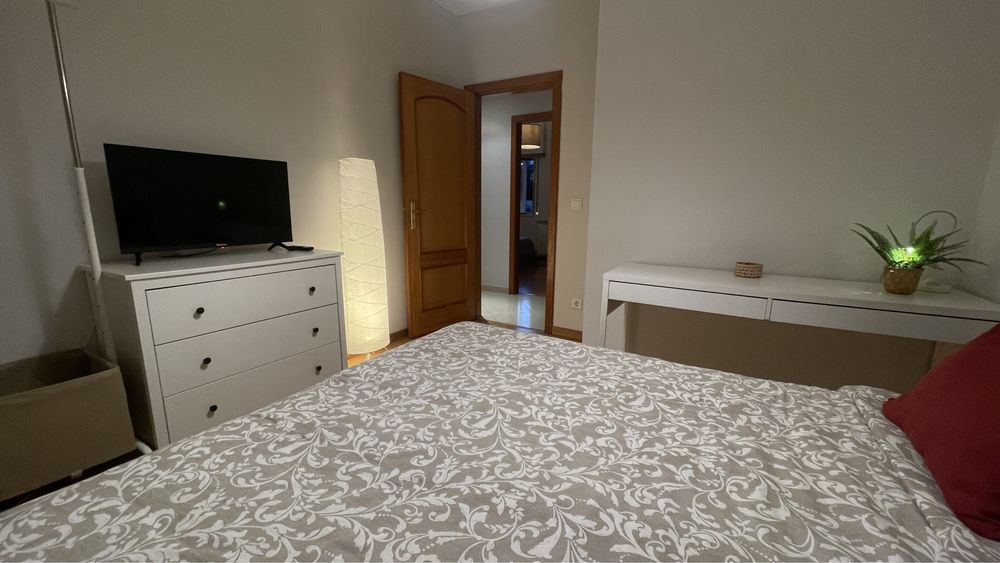 Quarto de Casal em Moradia