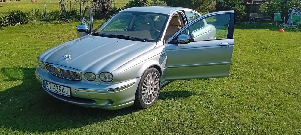 Jaguar X-Type