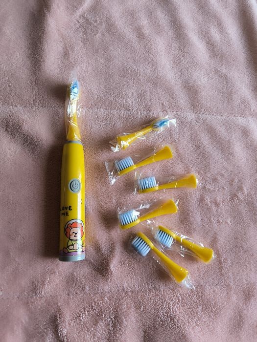 Escovas eléctrica criança + recargas seladas
