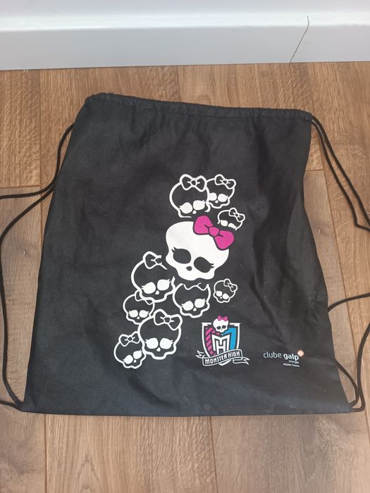 Mala/ carteira monster high e saco
