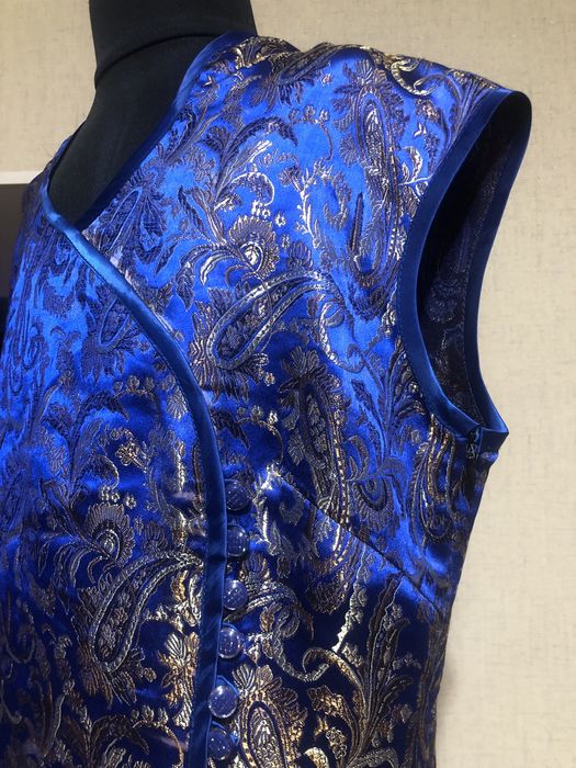 Сукня в китайському стилі.