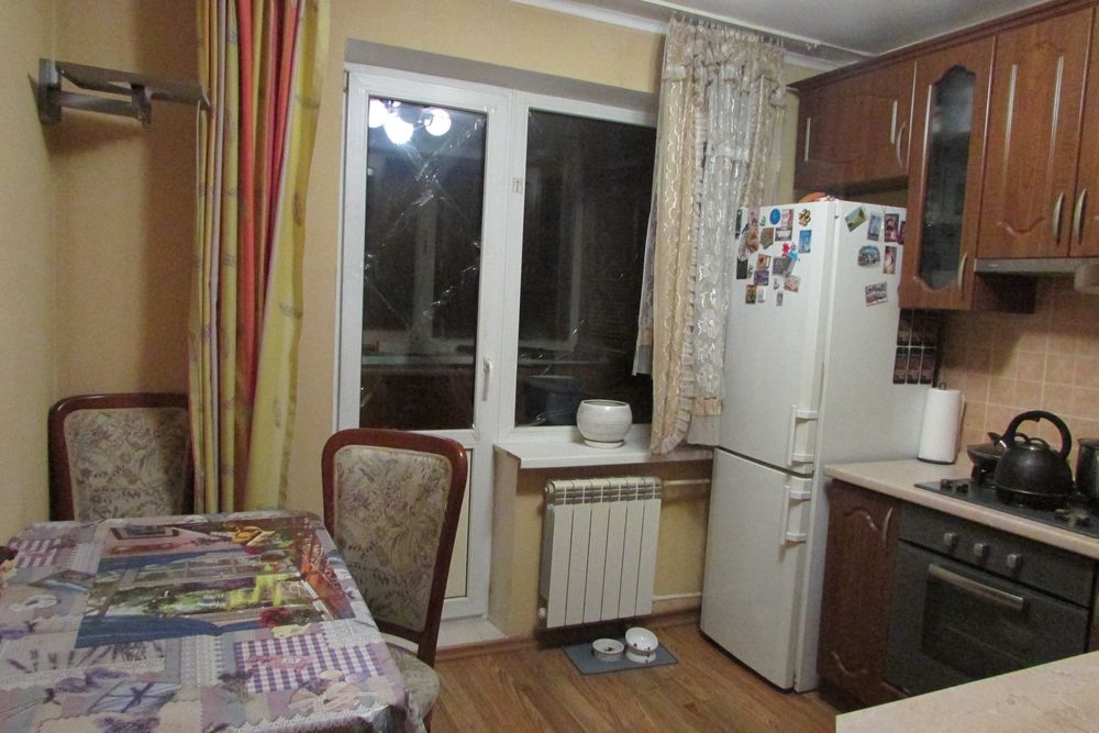 Найближчі ст. метро Мінська, Героїв Дніпра. вул. Полярна 3