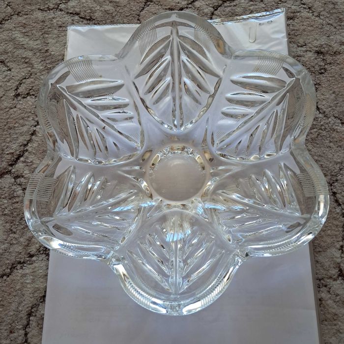 Кришталеве блюдо часів срср у формі квітки у відмінному стані