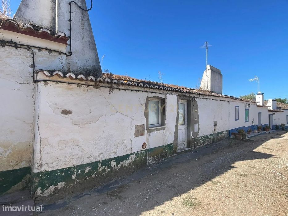 Moradia sem quintal  para Recuperação em São Domingos de Ana Loura, Es