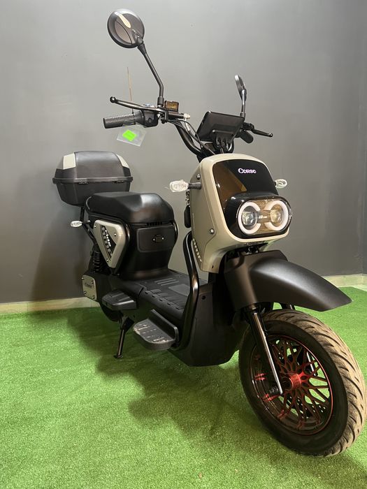 Електроскутер CORSO Ride