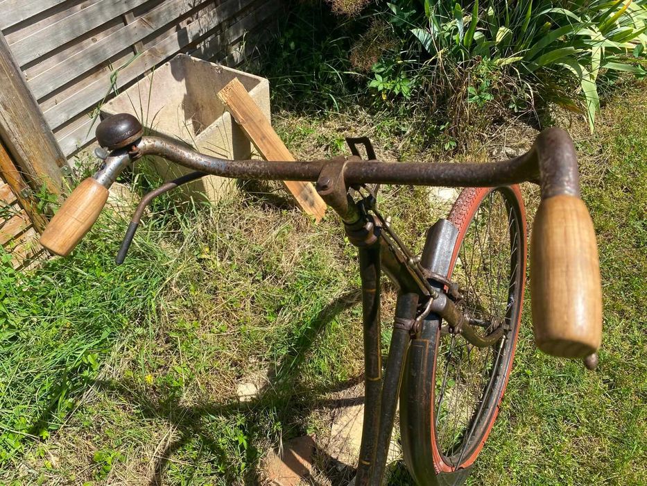 Bicicleta antiga de Sra
