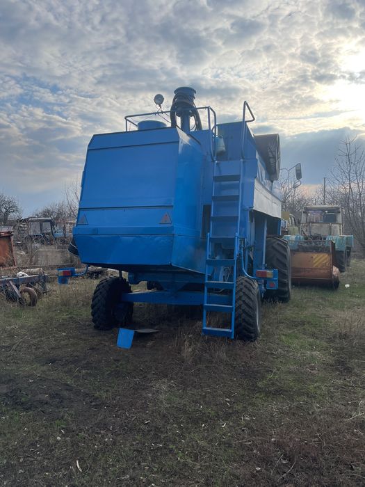 Продам комбайн Bizon