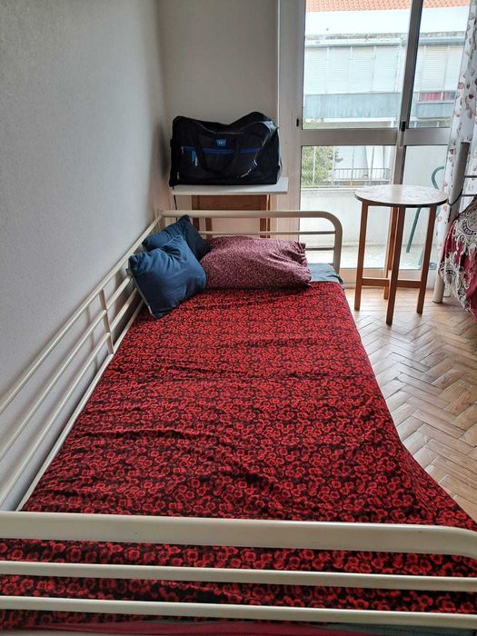 Quarto  partilhado/Damaia