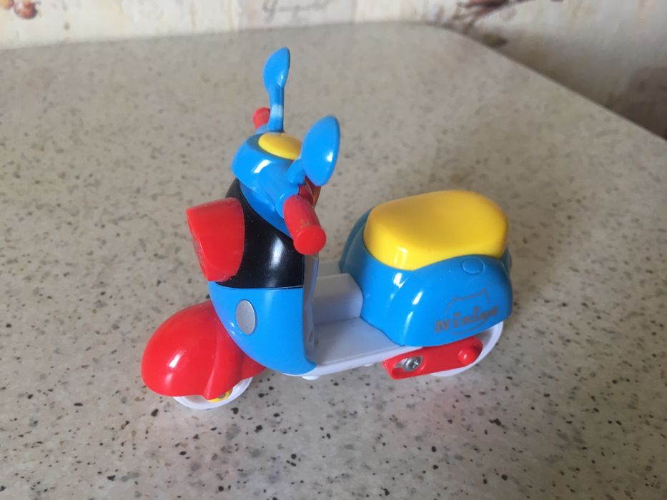 Мотороллер Машинка инерционная