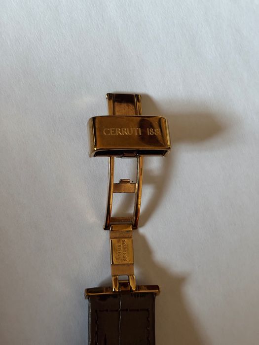 Vendo 3 relógios originais ( usados )