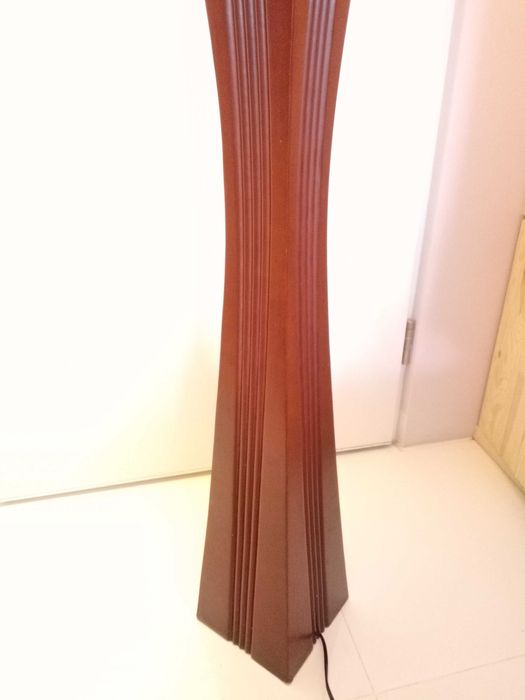 Duża lampa stojąca podłogowa do pokoju salonu sypialni salonowa