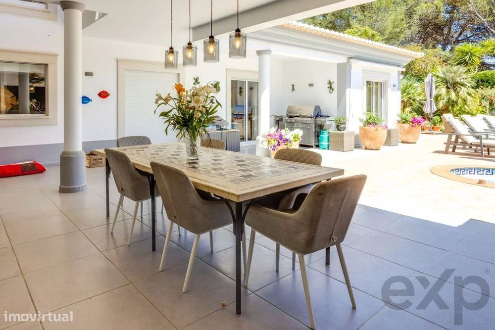 Moradia Familiar T3+1 com Piscina, Entre Lagos e Praia da Luz