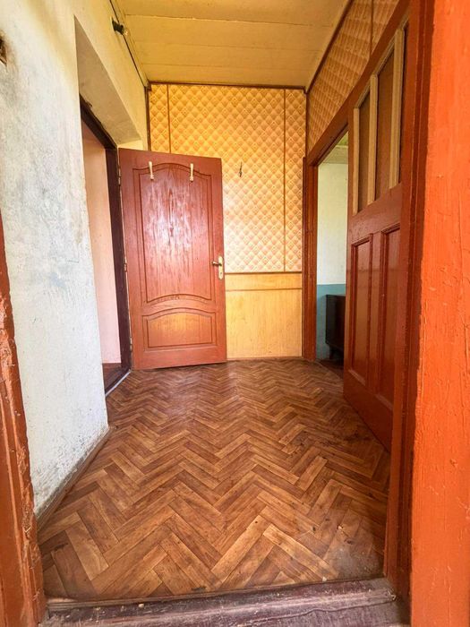 Частина будинкув селі Лужани