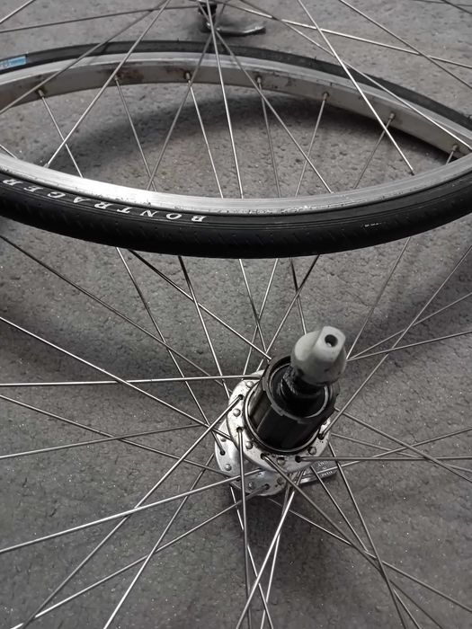 Komplet kół rowerowych 700C , piasty Campagnolo,obręcze Araya.