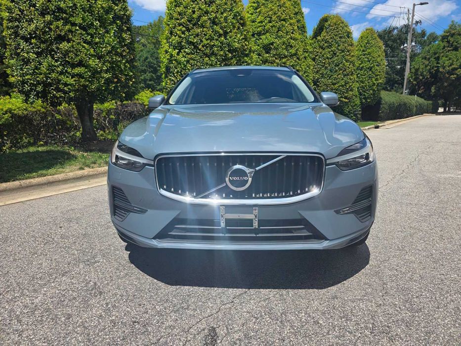 Volvo XC60 B5 Momentum      2022
